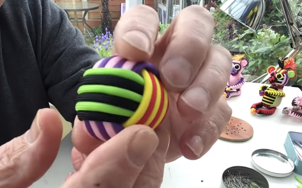 How to make a multi coloured monkeys fist